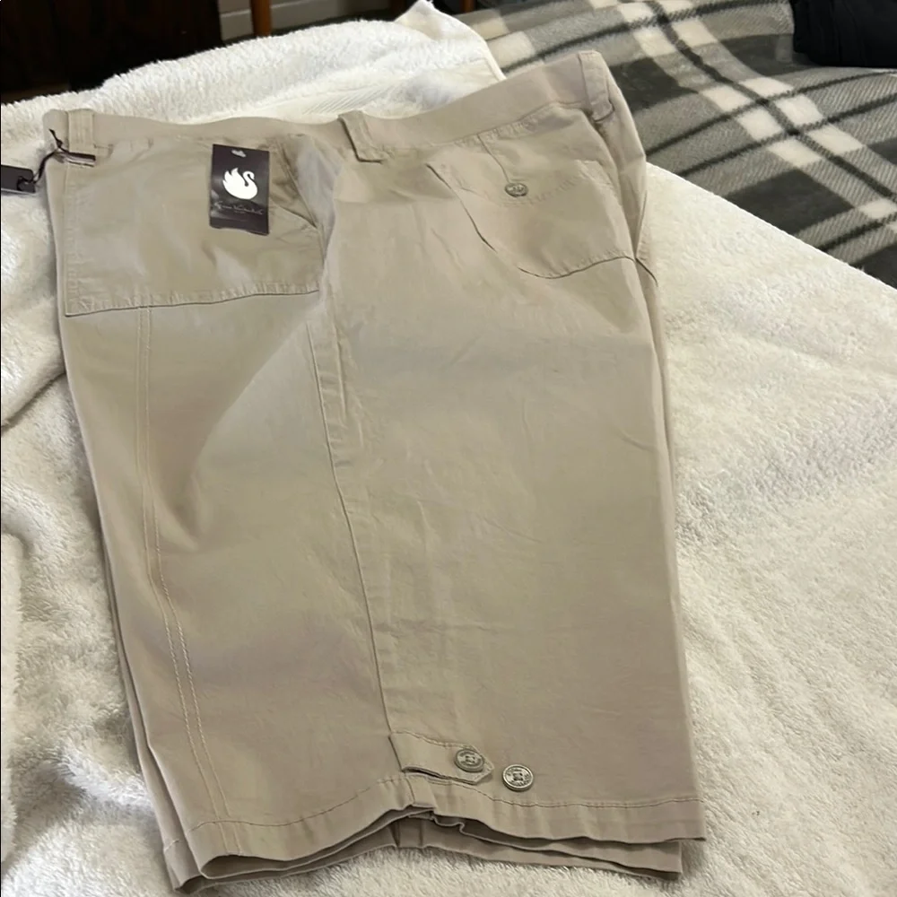 Gloria Vanderbilt Beige Women's Bermuda Shorts